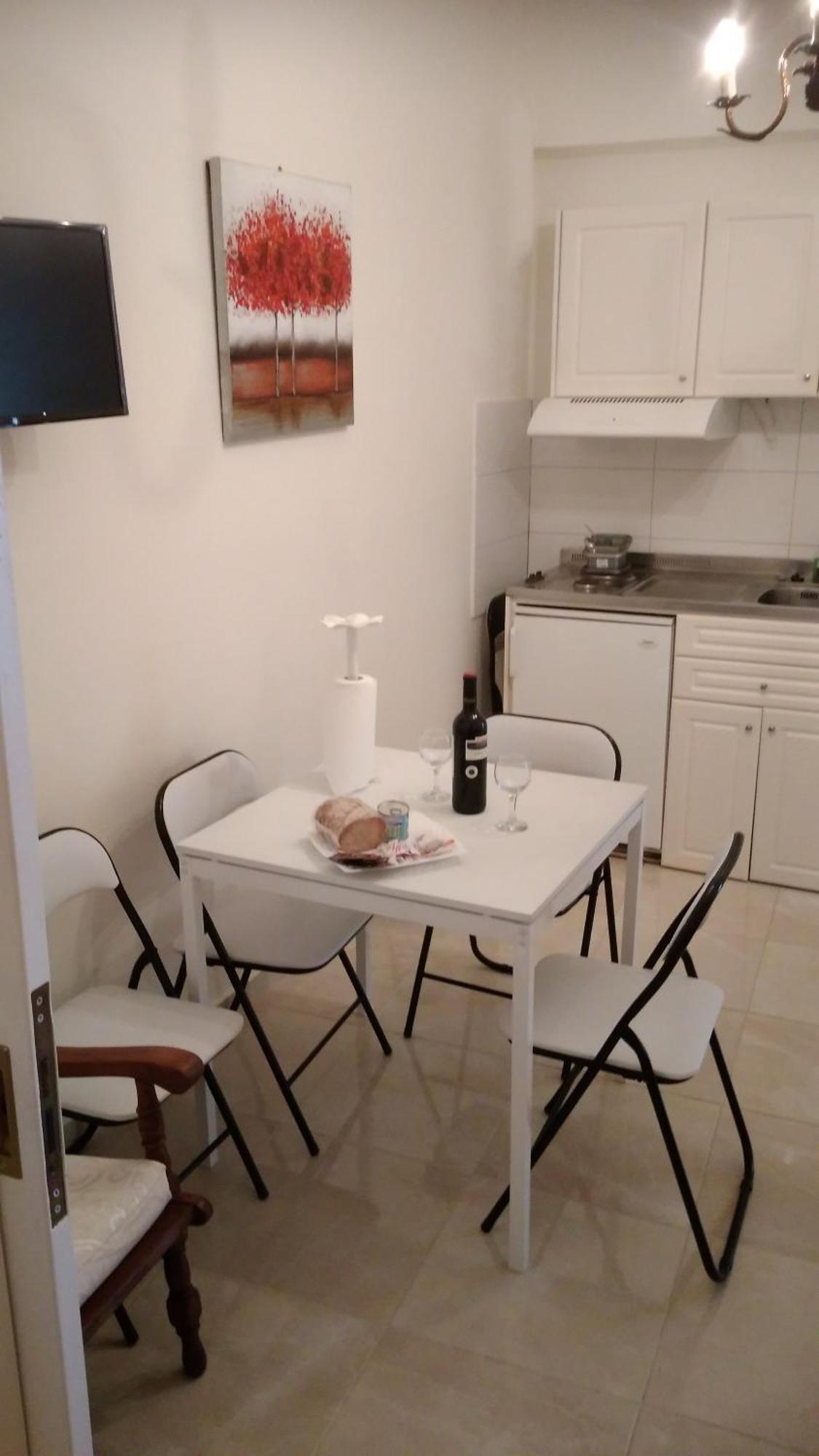 Mina Apartments 卡尔帕索斯 外观 照片