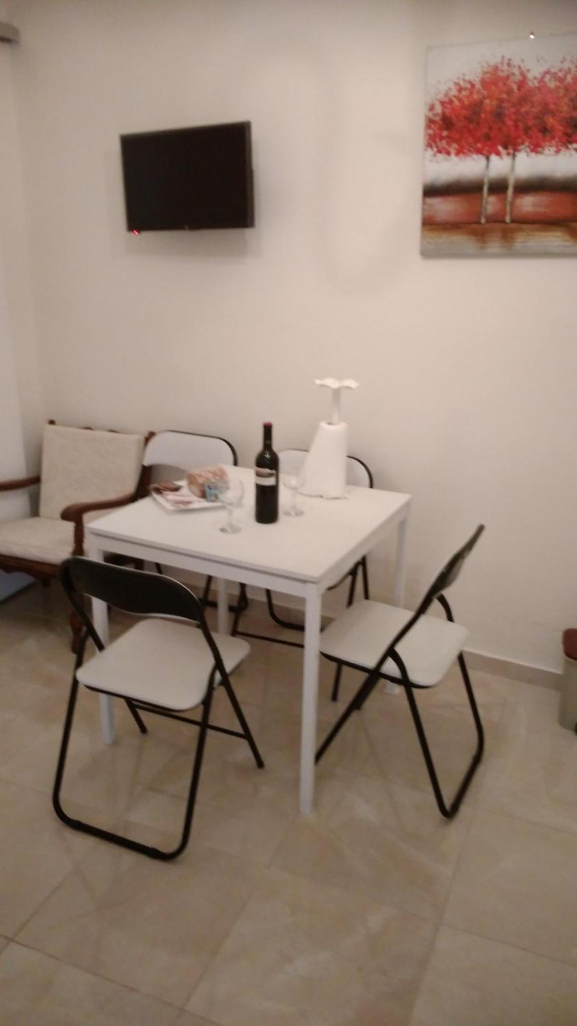 Mina Apartments 卡尔帕索斯 客房 照片